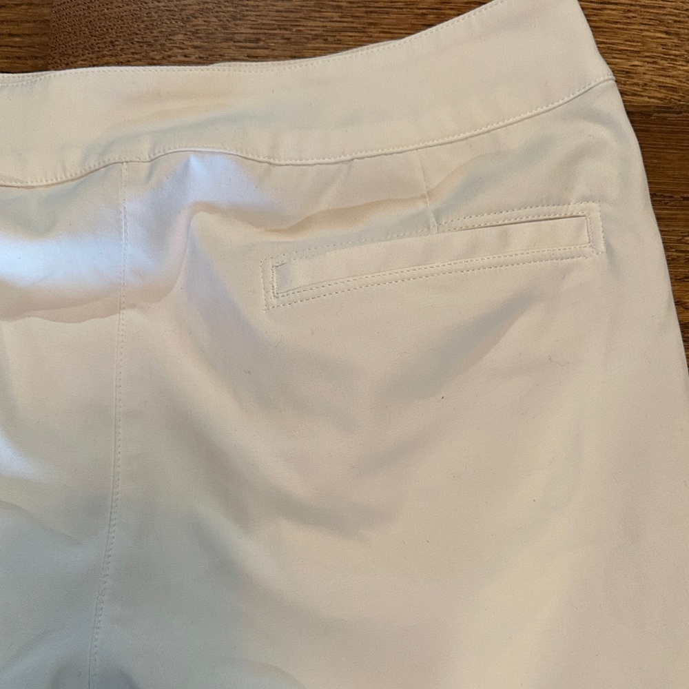 PGA Tour White Bermuda Golf Shorts - Picture 7 of 7